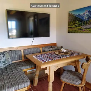 Opas Bergchalet Apartment